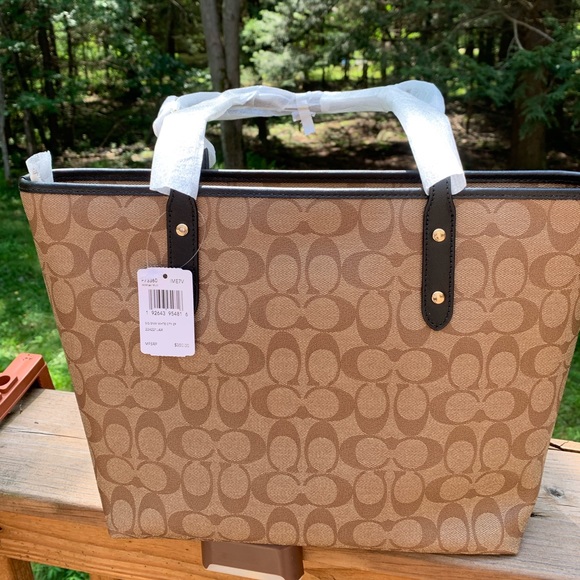 ⛔️SOLD/Authentic Coach Disney X L.Ed sign.Zip tote - Picture 6 of 8